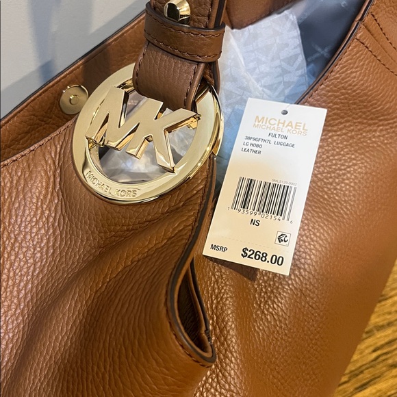 Michael Kors Fulton Hobo Shoulder
Pebbled Leather Bag - Brown - Picture 3 of 3